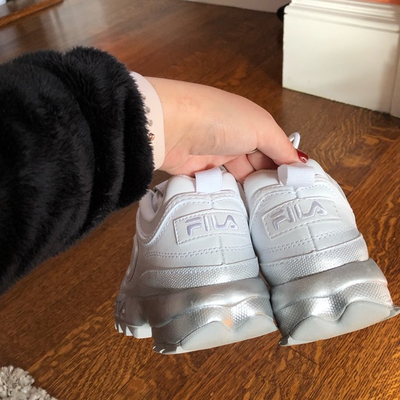 ❌SOLD❌ Women’s FILA Sneakers 👟 - Picture 5 of 8